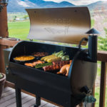 Traeger Texas Elite 34 Wood Pellet Grill & Smoker with Cover - Image 2