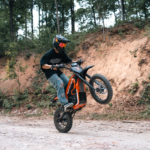 Eskute Nova X 4000W Electric Dirt Bike – Red - Image 2